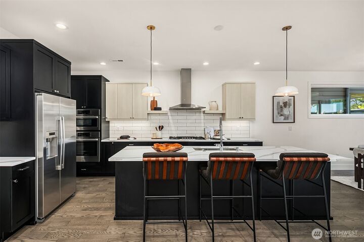 Property Photo: 733 4th Court S WA 98033