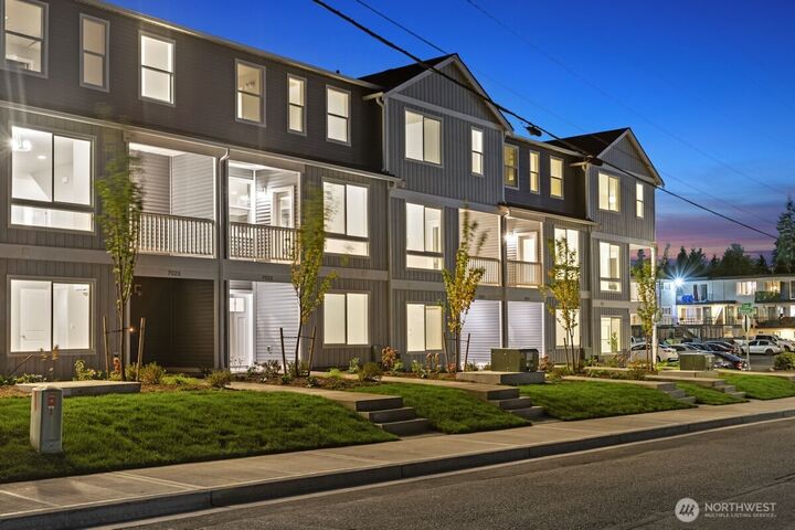 Property Photo:  7025  Rainier Drive F  WA 98203 