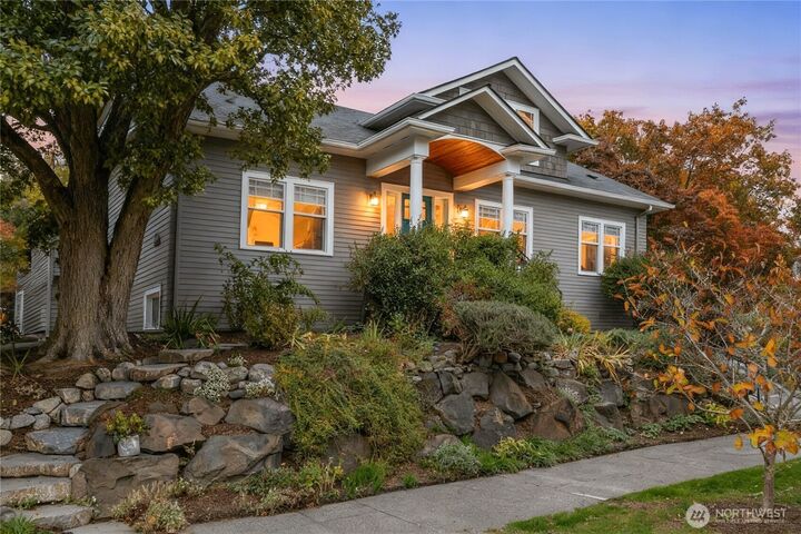 Property Photo:  3116 S Bayview Street  WA 98144 