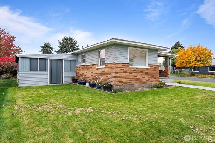 Property Photo: 501 E 4th Street WA 98857