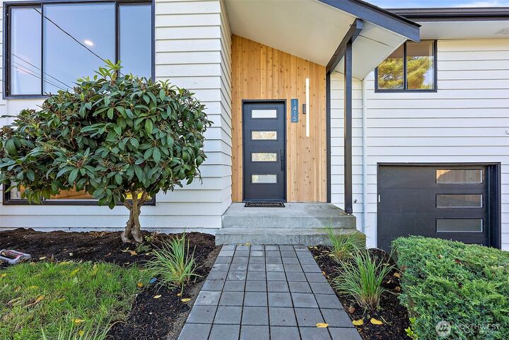 Property Photo:  1415 SW 116th Street  WA 98146 