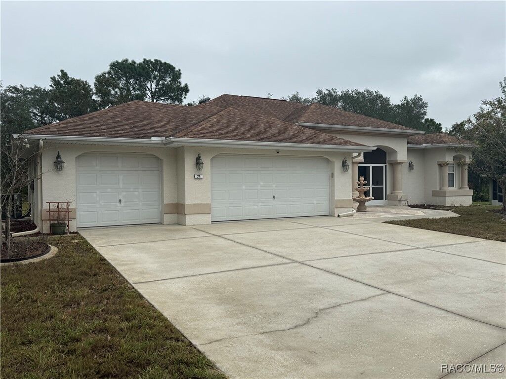 Property Photo: 24 Ipomoea Court FL 34446