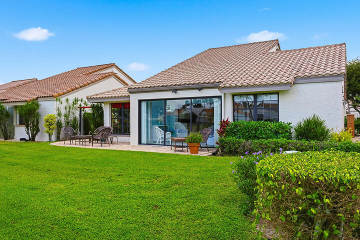 Property Photo: 5598 Kiowa Circle FL 33437