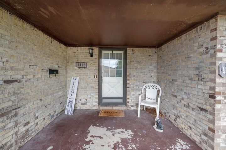 Property Photo:  1418 Money St  KS 67010 