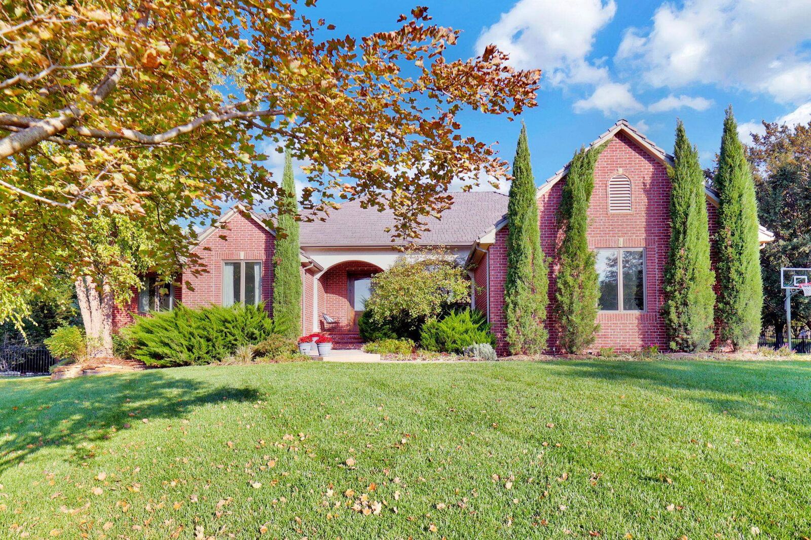 Property Photo:  9 N Stagecoach Ct  KS 67230 