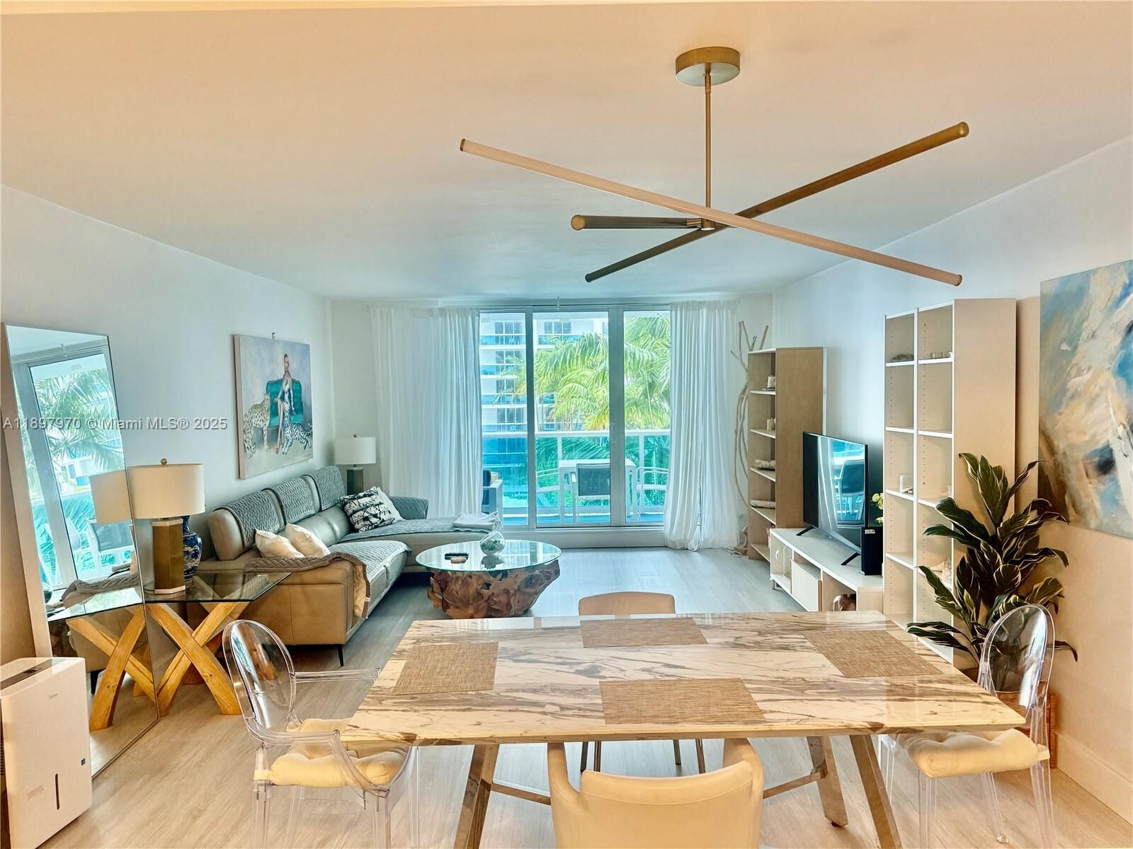 Property Photo:  2301 Collins Ave 619  FL 33139