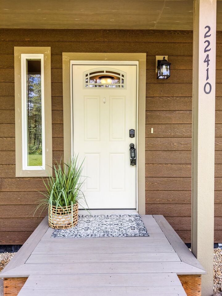 Property Photo: 22410 S Ritchey Rd WA 99004