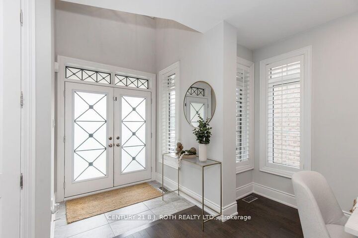 Property Photo: 20 Westminster Circle ON L4M 0A3