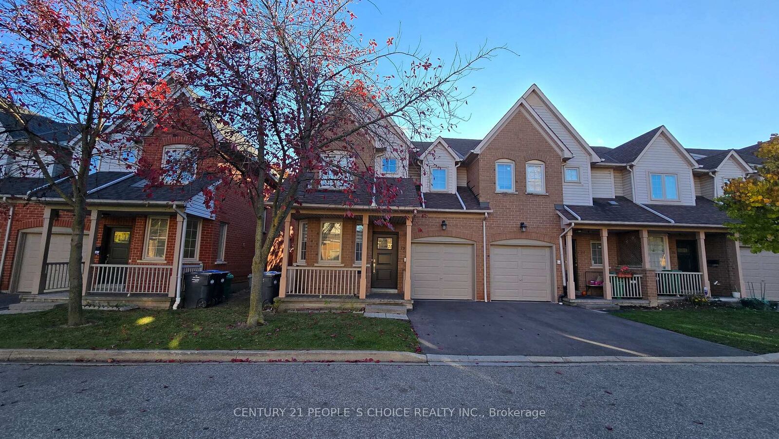 Property Photo:  5223 Fairford Crescent 79  ON L5V 2M6