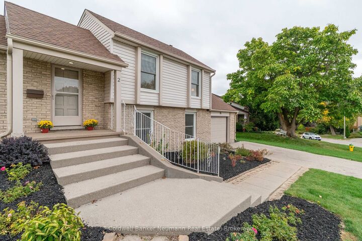 Property Photo:  2 Lisa Lane  ON N1H 7H7 