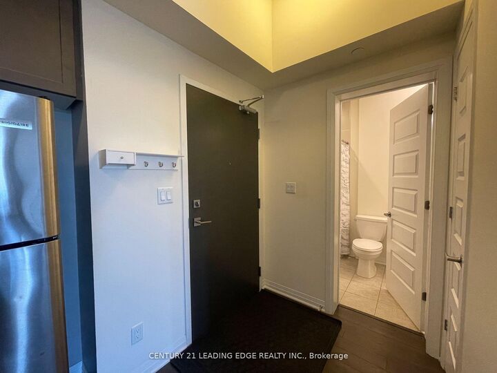 Photo de la propriété: 2 Adam Sellers Street 107 ON L6B 1P2