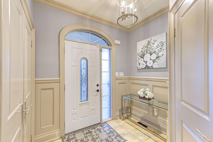 Property Photo: 530 Vellore Woods Boulevard ON L4H 2W3