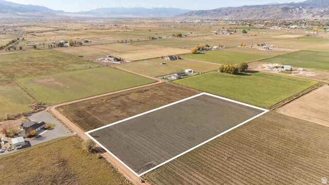 Property Photo: 931 N 2270 E UT 84701