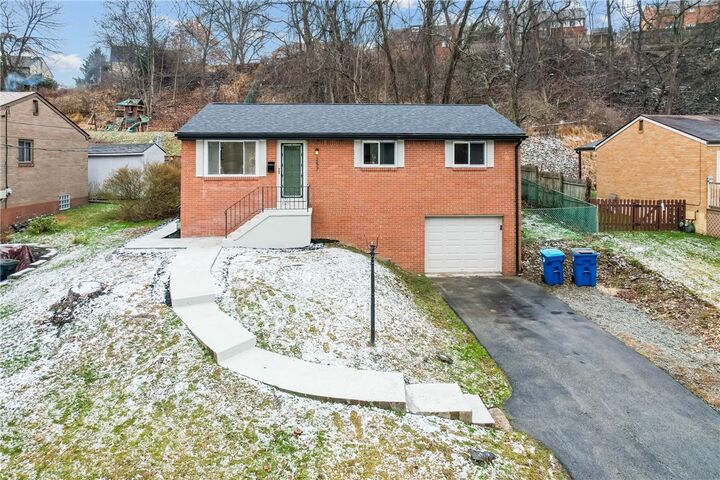 Property Photo: 257 Saint Croix Dr PA 15235