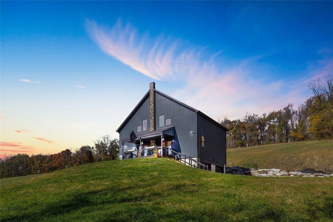 Property Photo:  2460 Chapel Rd  PA 15009