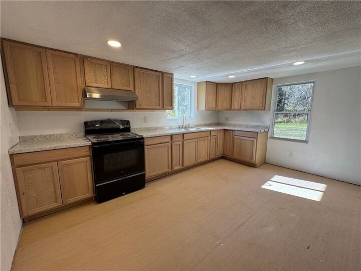 Property Photo:  2505 Parkwood Rd  PA 15774