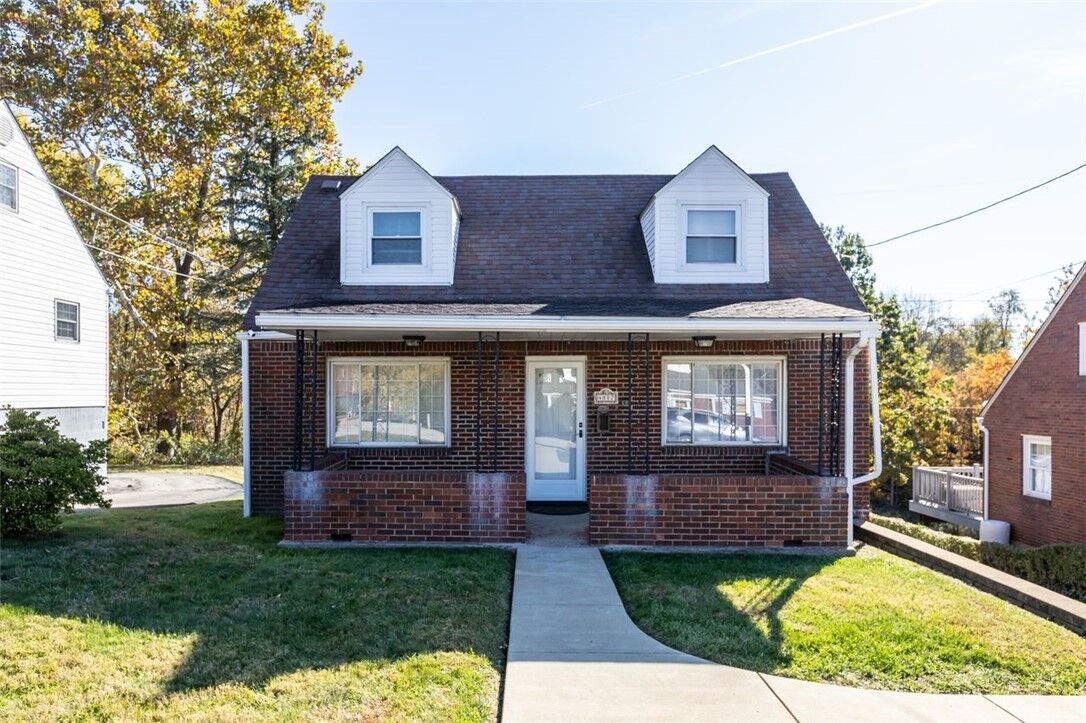 Property Photo:  4817 Clover Lane  PA 15122