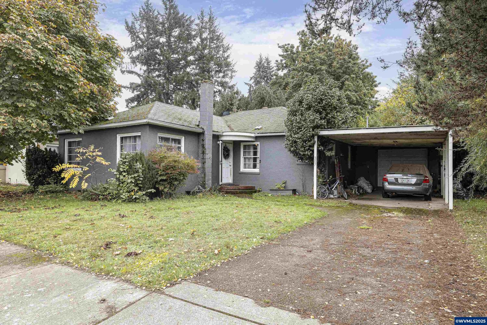 Property Photo:  307 Sherman St  OR 97101