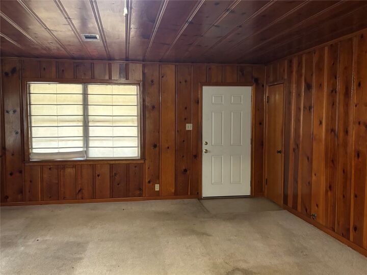 Property Photo: 107 Elm Avenue TX 76567