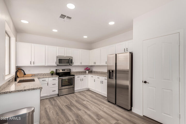 Property Photo: 4287 E Del Rio Street AZ 85295