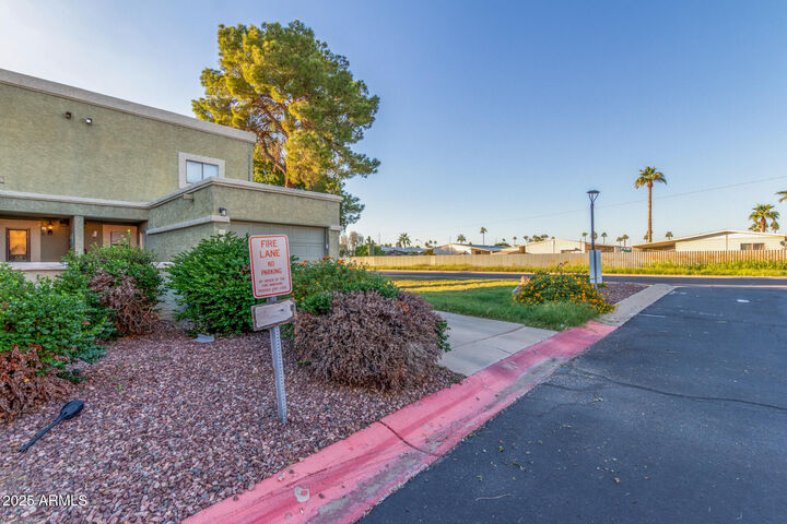 Property Photo:  815 E Grovers Avenue 1  AZ 85022 