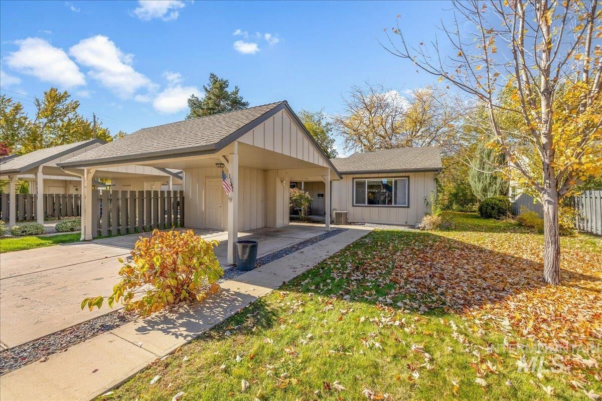 Property Photo:  1147 S Abbey Circle  ID 83705 