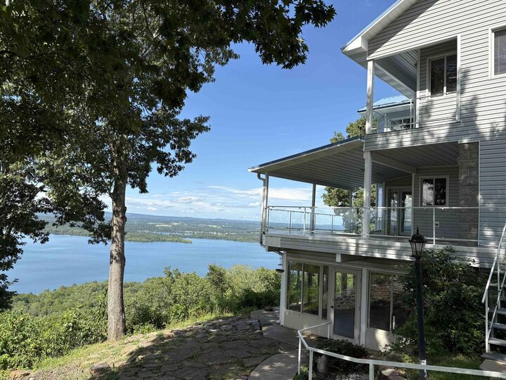 Property Photo:  690 Cliffview  AR 72131