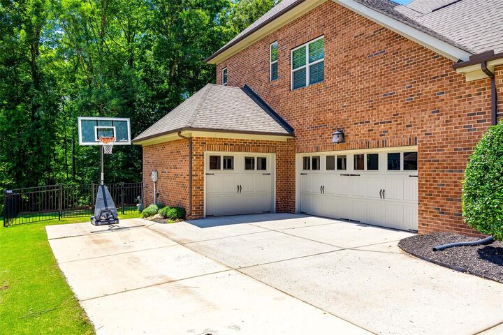 Property Photo: 618 Chase Court SC 29708