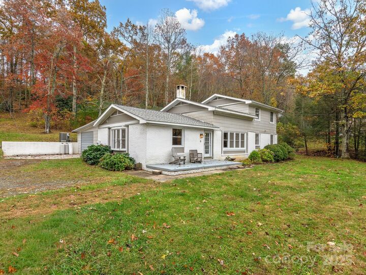 Property Photo:  6 Star Berry Lane  NC 28730