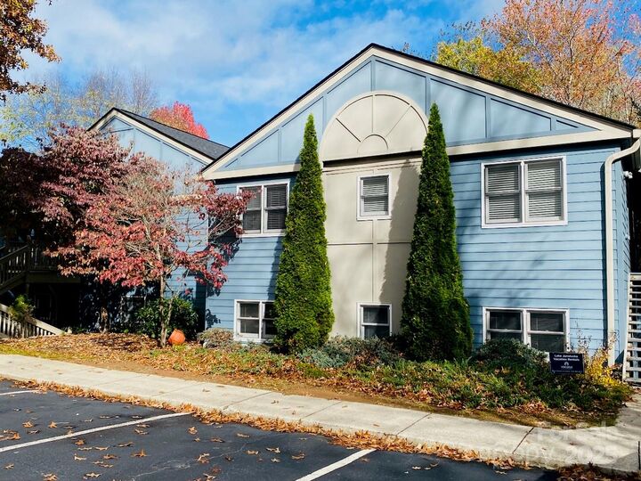 Property Photo:  109 Tri Vista Drive 5  NC 28745 