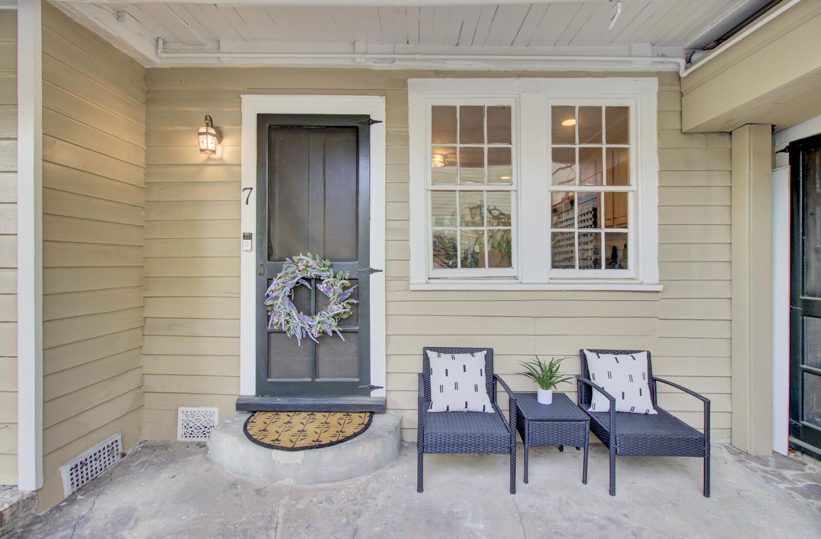 Property Photo:  33 Pitt Street # 7  SC 29401 