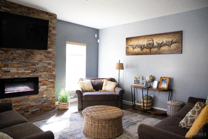 Property Photo:  1265 Daisy Court  OH 45103 