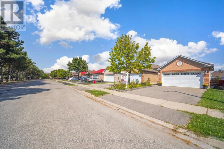 Property Photo: 19 Silkwood Crescent ON L6X 4L1