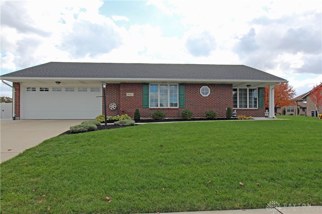 Property Photo: 1827 Park Avenue OH 45356