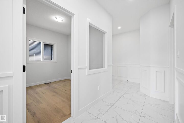 Property Photo:  234 Kinglet Boulevard NW  AB T5S 0W4