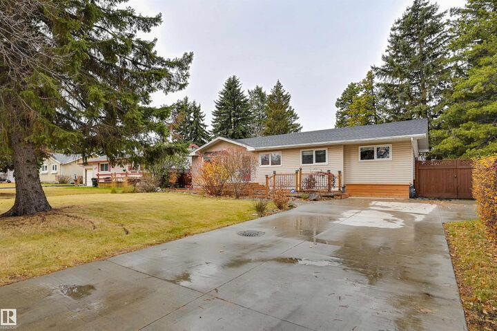 Photo de la propriété: 222 Fir Street AB T8A 2A4