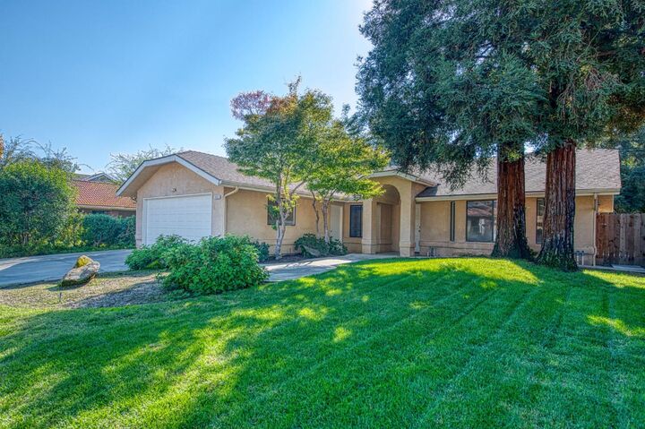 Property Photo:  1653 E Cole Avenue  CA 93720 