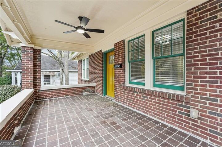 Property Photo: 829 Rose Circle SW GA 30310