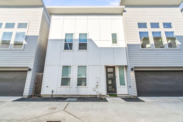 Property Photo:  2210 Lou Ellen Lane  TX 77018 