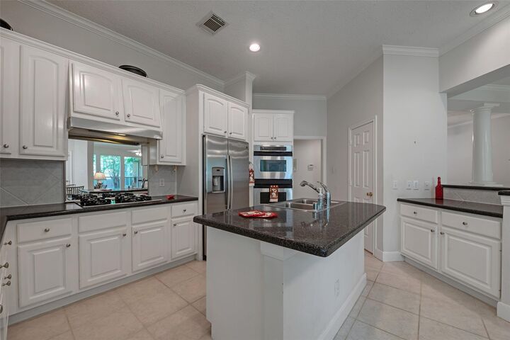 Property Photo: 13819 Threadall Park Drive TX 77077