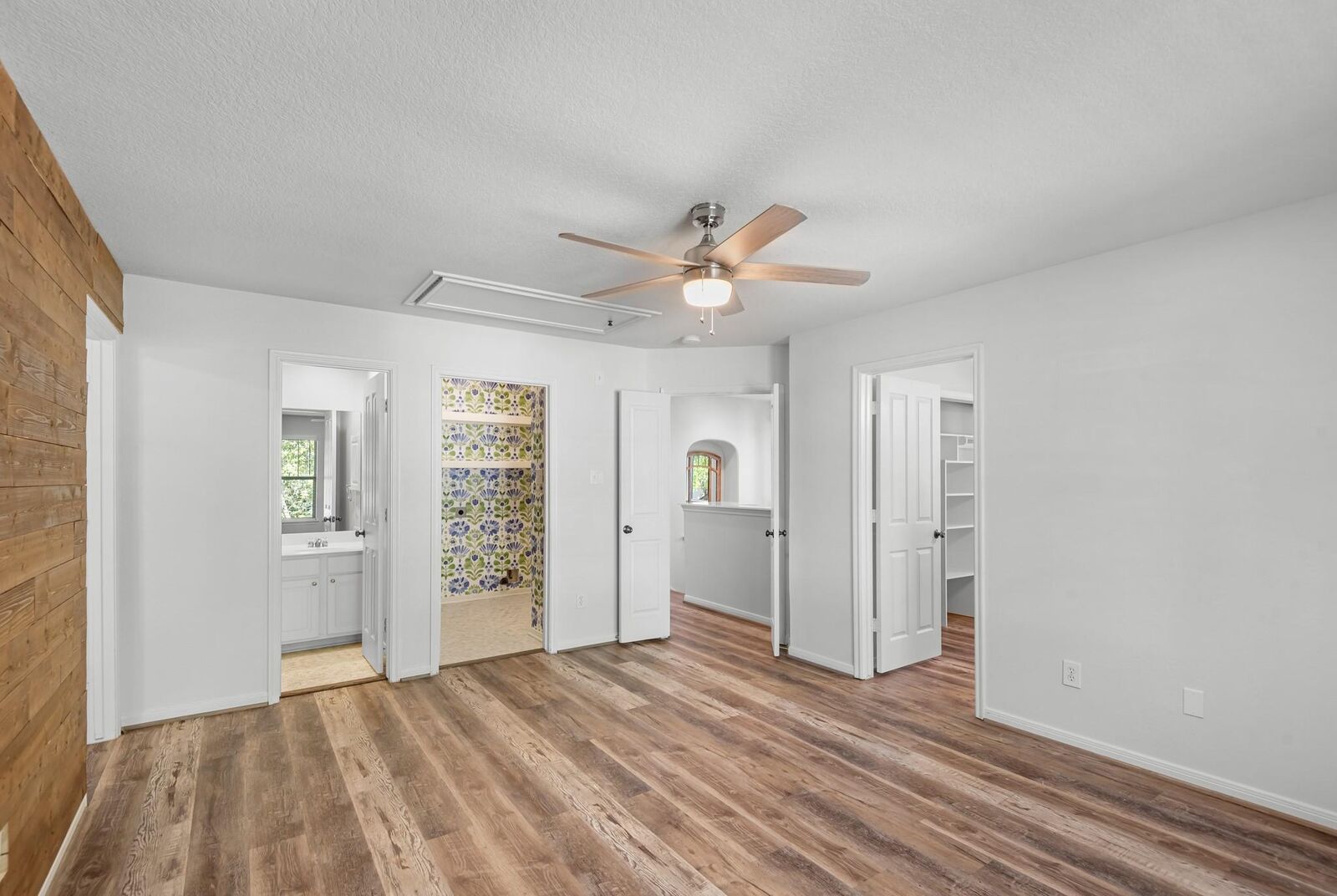 Property Photo: 15 Forest Perch Place TX 77382