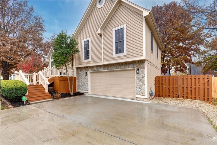 Property Photo:  8015 W 148th Terrace  KS 66223 