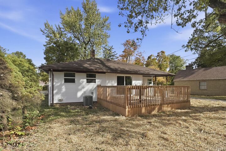 Property Photo:  1020 Northlawn Drive  IN 46805 