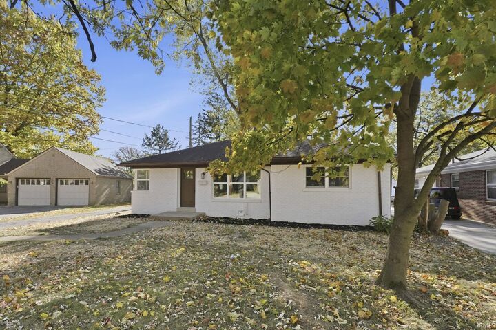 Property Photo:  1020 Northlawn Drive  IN 46805 