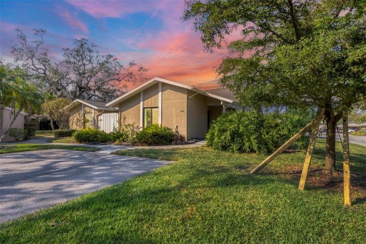 Property Photo:  3443 Tallywood Circle 7061  FL 34237