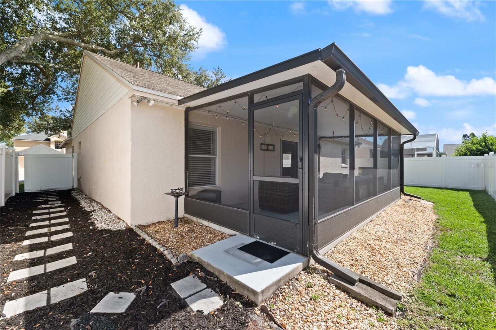 Property Photo:  3448 Idlegrove Court  FL 32822