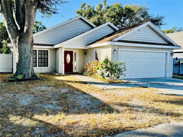 Property Photo: 11337 Maybrook Avenue FL 33569