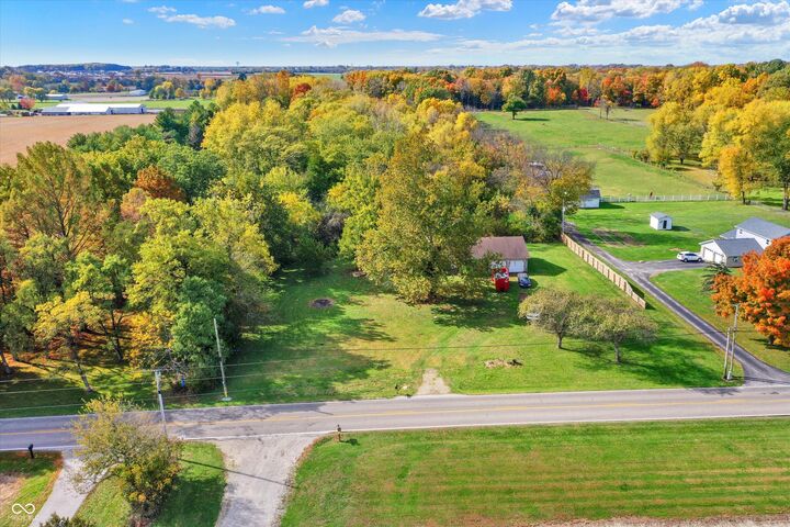 Property Photo: 1548 N Franklin Road IN 46143