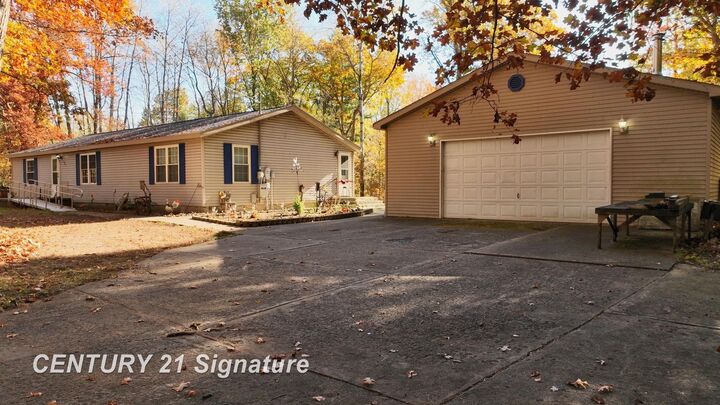 Property Photo:  9847 S Oakley Road  MI 48655