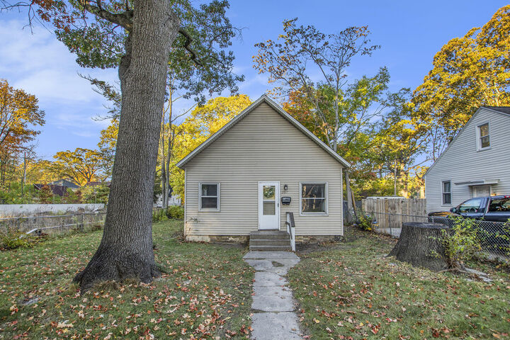 2917 Jefferson Street  Muskegon Heights MI 49444 photo